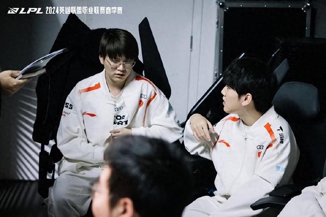 迅速加强了 迅速加强了