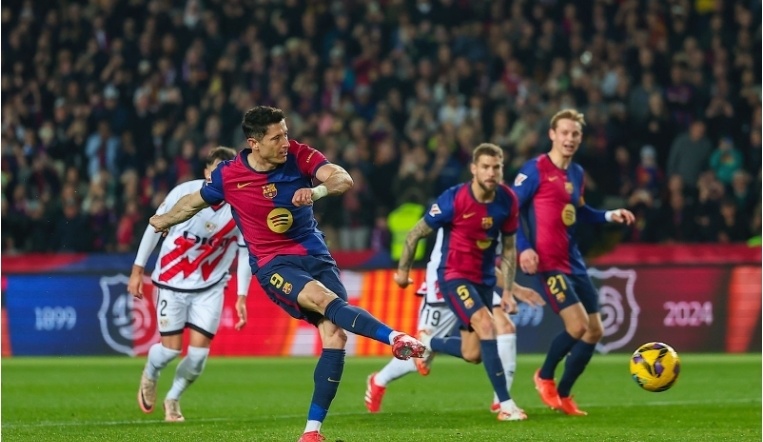 他在攻防两 他在攻防两