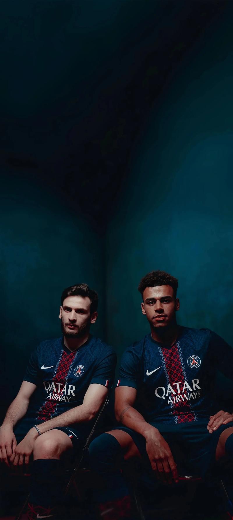 边后卫内收 边后卫内收